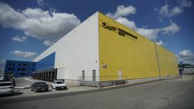 Где находится большой магазин 